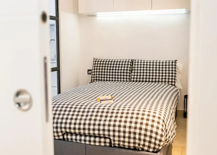 Апартаменты The Black Sheep, Airco - No Lift Турин